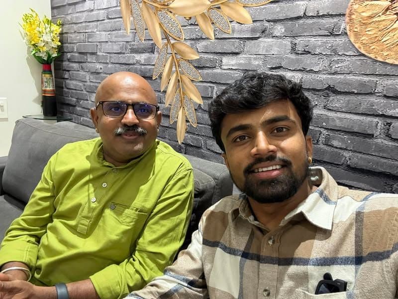 सोशल मीडियाच्या चकचकीत दुनियेतील एक 'निखळ' स्टार!